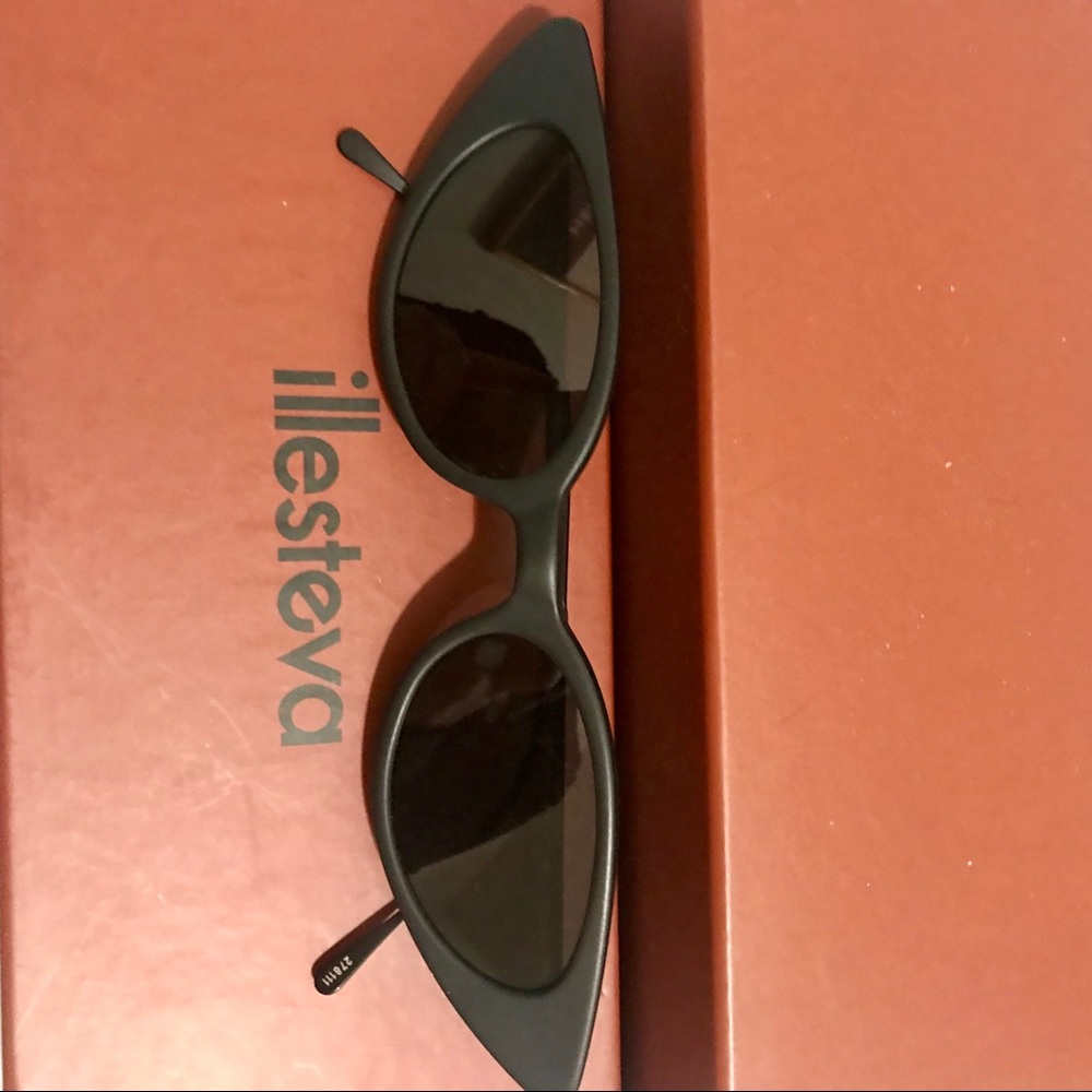 illesteva Marianne sunglasses